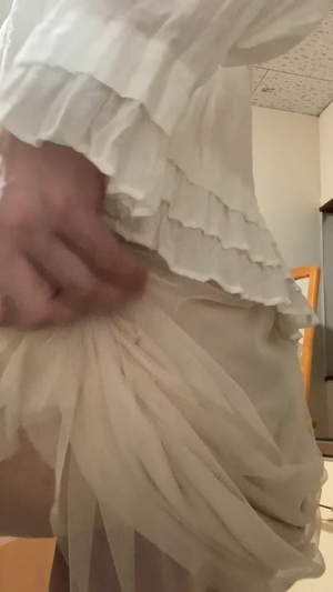 出勤パンチラ(10690) つきよ (愛特急2006三重本店)