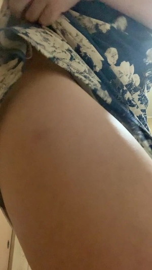 出勤パンチラ(10911) つきよ (愛特急2006三重本店)