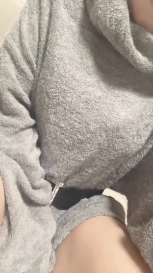 出勤パンチラ(11745) うるる (デリヘル選びは delivago)