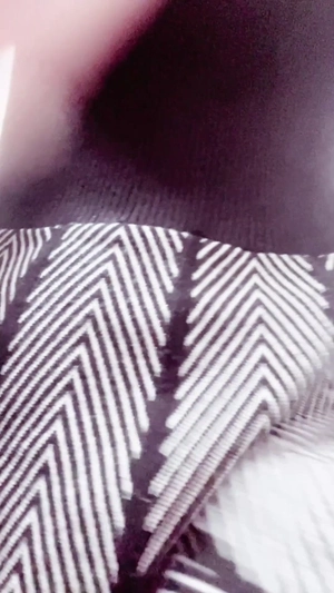 出勤パンチラ(12561) 栗田優里 (五十路マダム 三重松阪店)