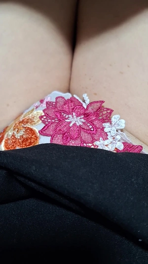 出勤パンチラ(12622) 宮本恵美子 (五十路マダム 三重四日市･鈴鹿店)