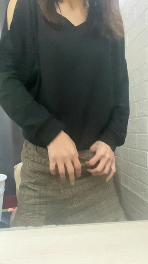 出勤パンチラ(12884) 花村まどか (五十路マダム 三重四日市･鈴鹿店)