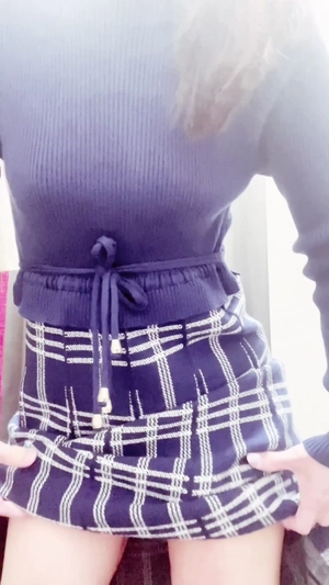 出勤パンチラ(13079) 栗田優里 (五十路マダム 三重松阪店)