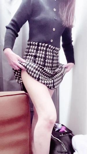 出勤パンチラ(13558) 栗田優里 (五十路マダム 三重松阪店)