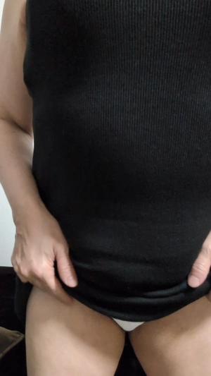 出勤パンチラ(14960) さく (熟女の風俗アウトレット三重松阪店)