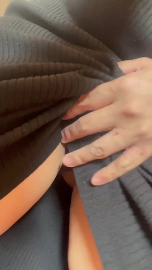 出勤パンチラ(7732) あゆみ (愛特急2006三重本店)