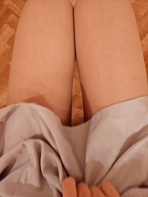 出勤パンチラ(8150) 有村 かれん (De愛急行 松阪店)