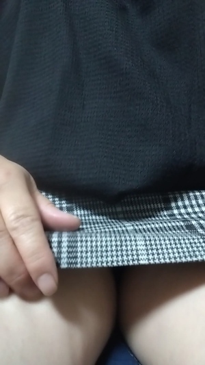 出勤パンチラ(9459) 小西梨奈 (五十路マダム 三重松阪店)